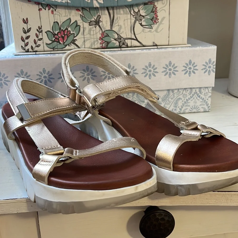 Altar’d State gold sandals - Picture 4 of 4